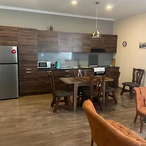 2-bedroom On Historic Mtatsminda Апартаменты